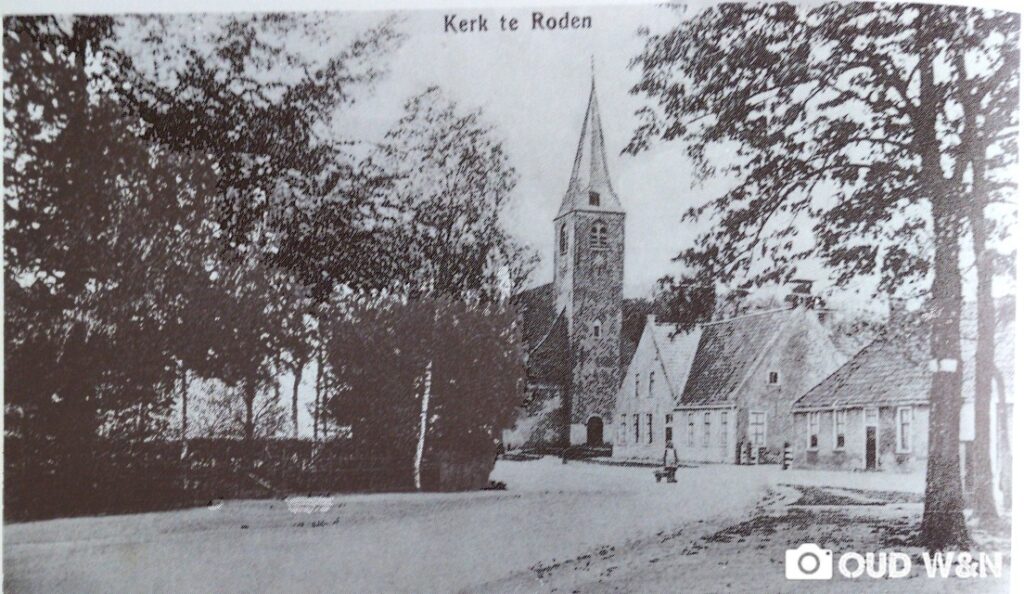 De kerk met de Winsinghhof in Roden in jaar 1922