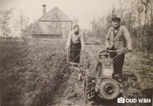 De school op de achtergrond is gesloopt de school in sebaldeburen