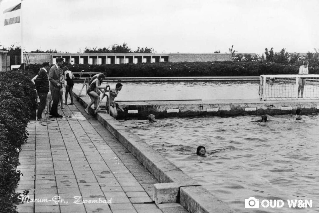 zwembad Laren rond 1970 in Marum